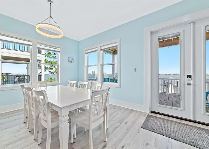Holiday home Water Oaks Lagoon House- Heated Pool Dock, Modern Waterfront Gulf Shores