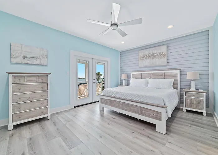 Holiday home Water Oaks Lagoon House- Heated Pool Dock, Modern Waterfront *
