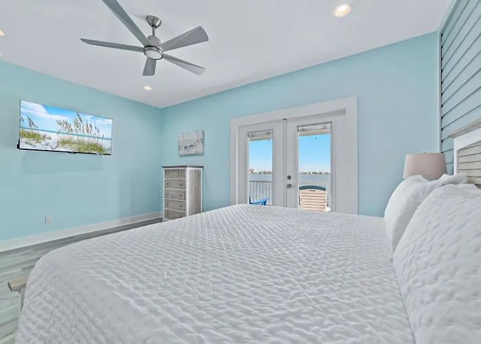 Water Oaks Lagoon House- Heated Pool Dock, Modern Waterfront Gulf Shores