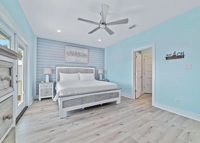 Water Oaks Lagoon House- Heated Pool Dock, Modern Waterfront Gulf Shores