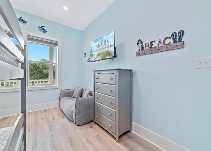 Water Oaks Lagoon House- Heated Pool Dock, Modern Waterfront *