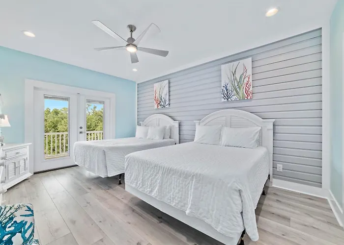 Holiday home Water Oaks Lagoon House- Heated Pool Dock, Modern Waterfront