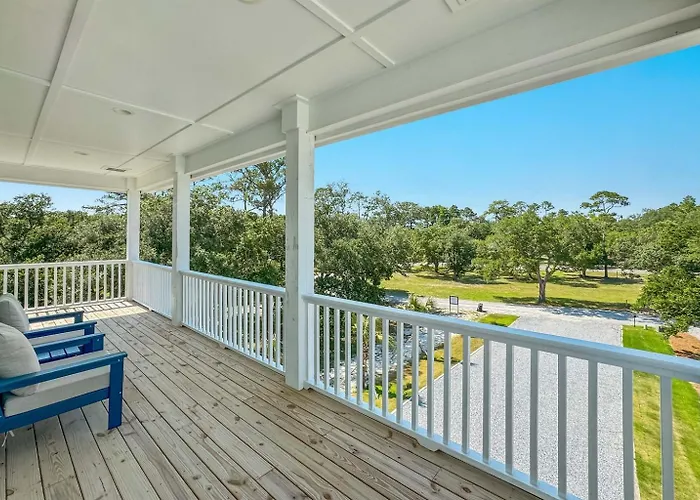 Holiday home Water Oaks Lagoon House- Heated Pool Dock, Modern Waterfront *