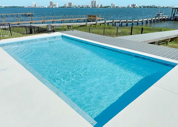 Holiday home Water Oaks Lagoon House- Heated Pool Dock, Modern Waterfront Gulf Shores