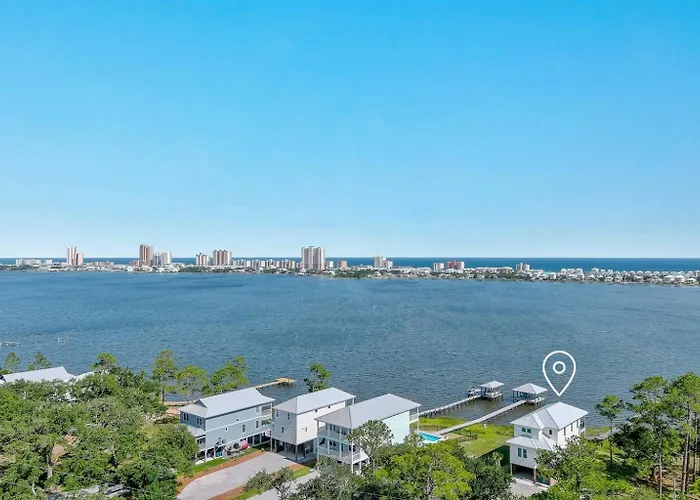 Holiday home Water Oaks Lagoon House- Heated Pool Dock, Modern Waterfront Gulf Shores